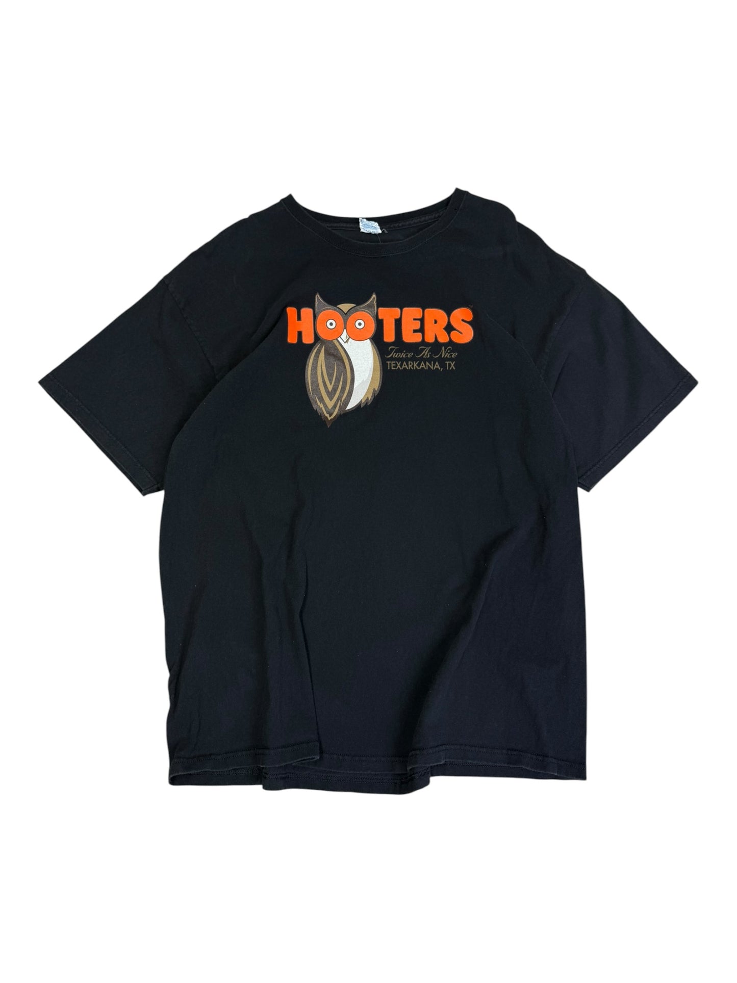 Vintage Hooters Texarkana, TX T-shirt