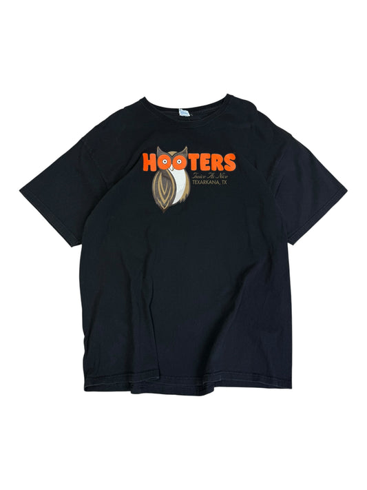 Vintage Hooters Texarkana, TX T-shirt